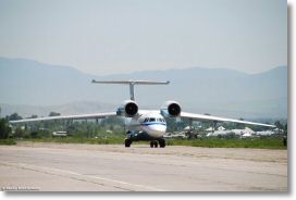 Antonov An-72 RussiaAF-Douchanbe-07mai2008-DSC_0094.jpg